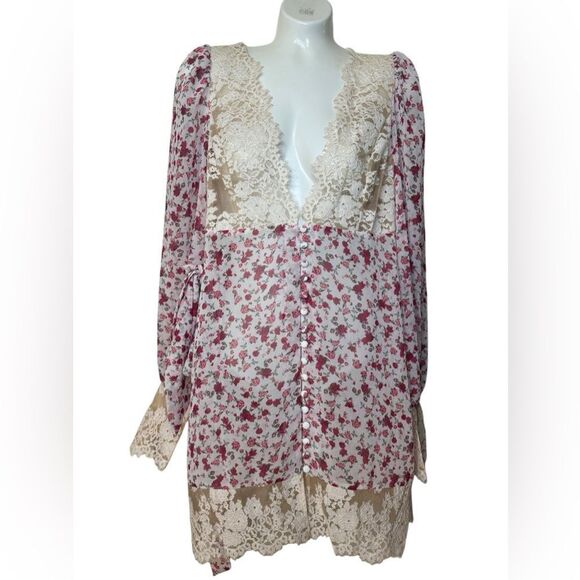 NWOT For Love & Lemons Floral Melrose Robe - Picture 5 of 12